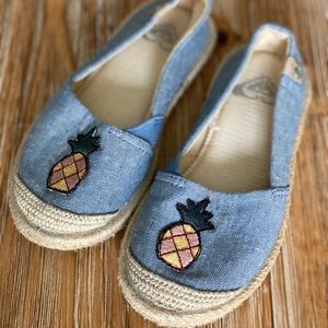 Cute Roxy Espadrilles, size 12.